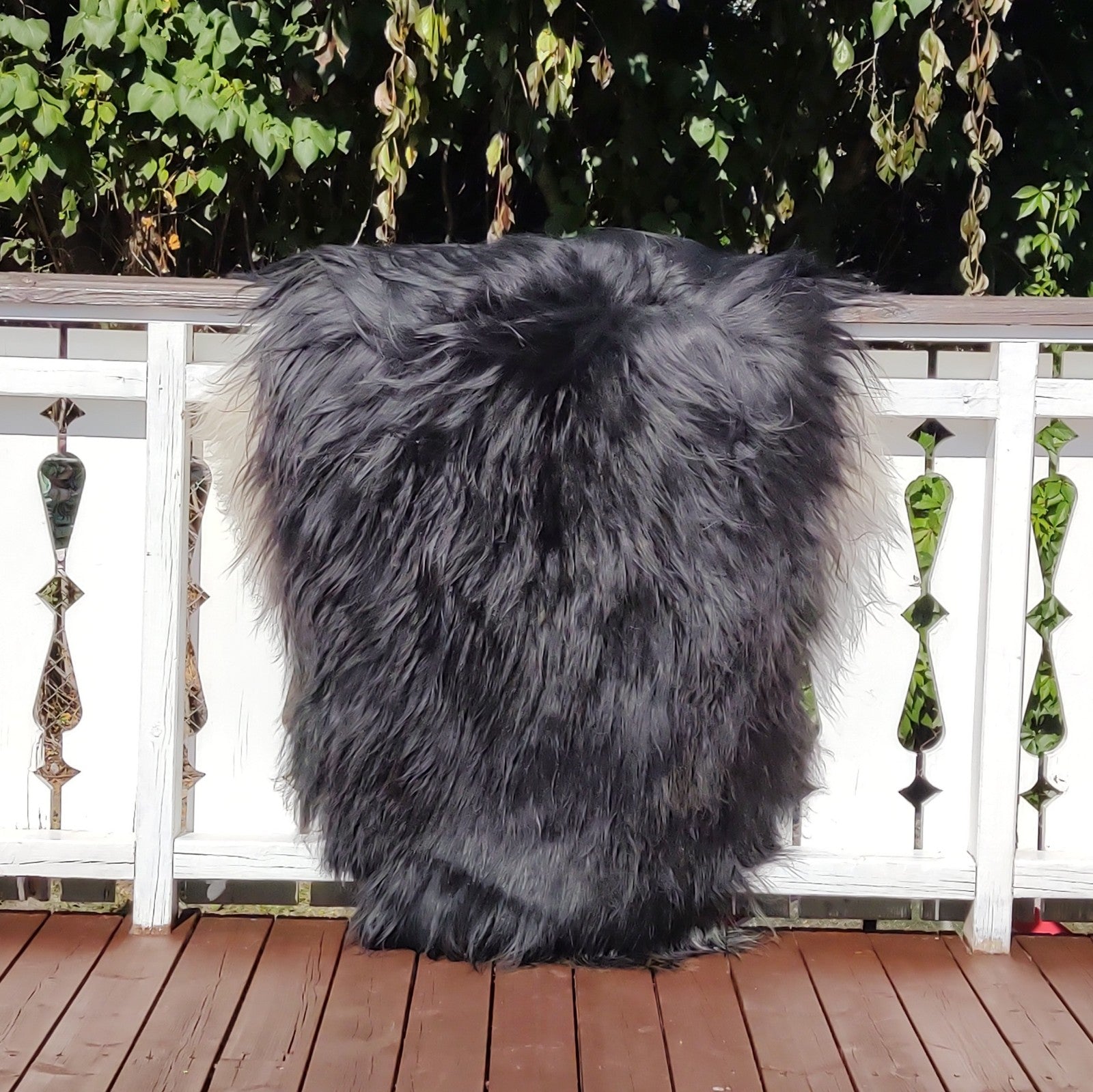 Sort Langhåret Skinn fra Island - Gratis Frakt - ULLNorge