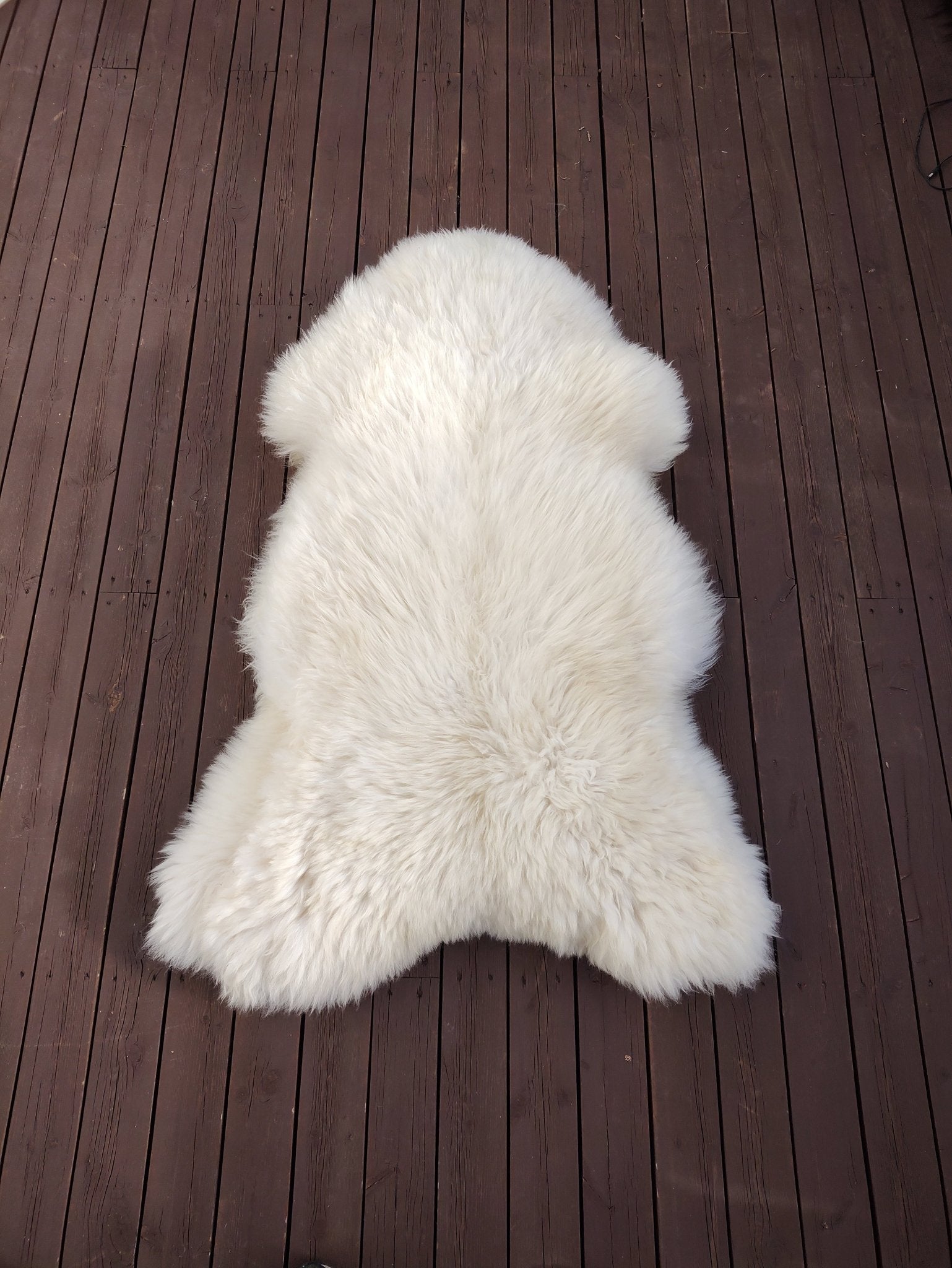 2 stk Hvite Saueskinn - Gratis Frakt - ULLNorge