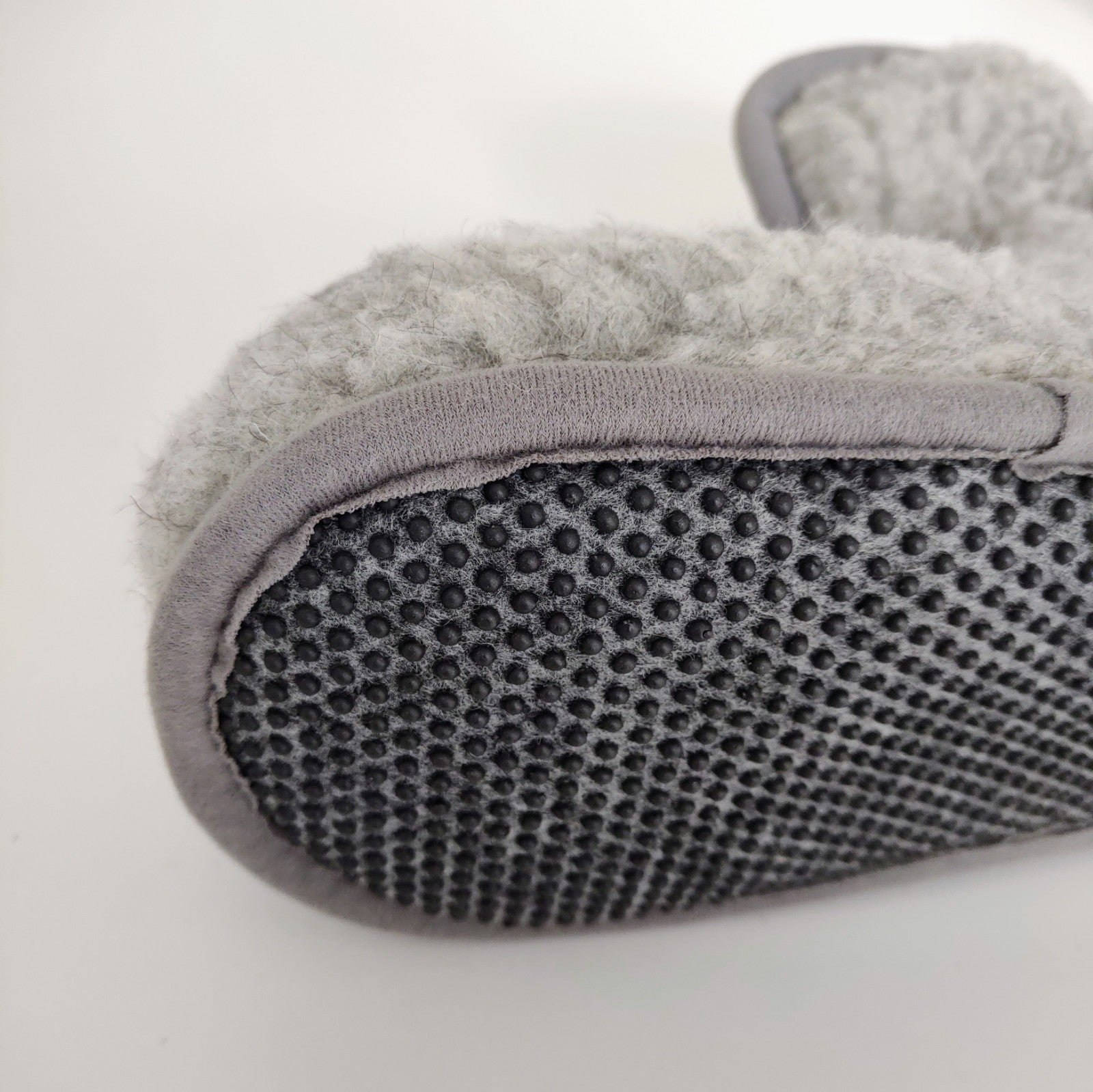Carpet slippers. Gratis frakt !